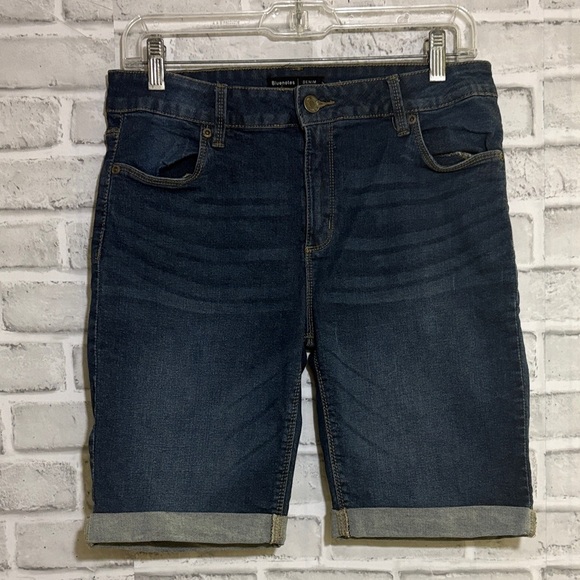 Bluenotes women’s Dark Blue Bermuda Jean short, size 30 - Picture 1 of 8